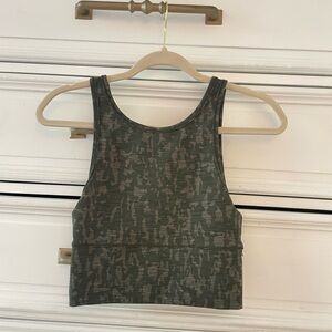 Lululemon tank